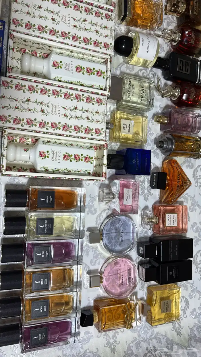 عطور اصليه ماركات بكراتين وبعضها بدون كراتين بربع القيمه 21