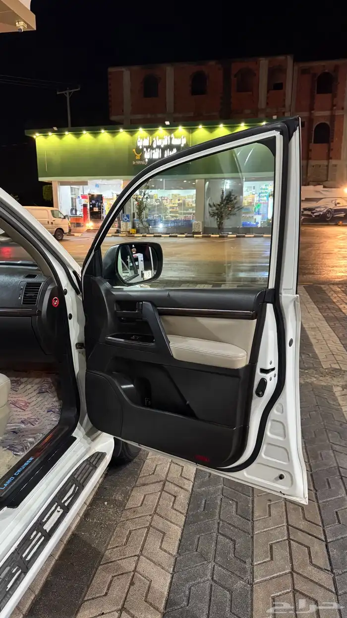 جيب لاند كرورزر 12