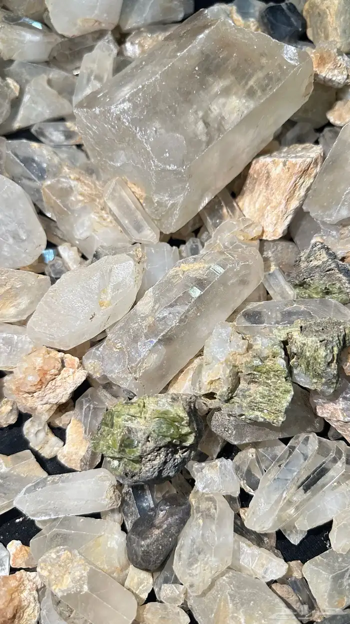 احجار مستخرجه من تحت الارض 9