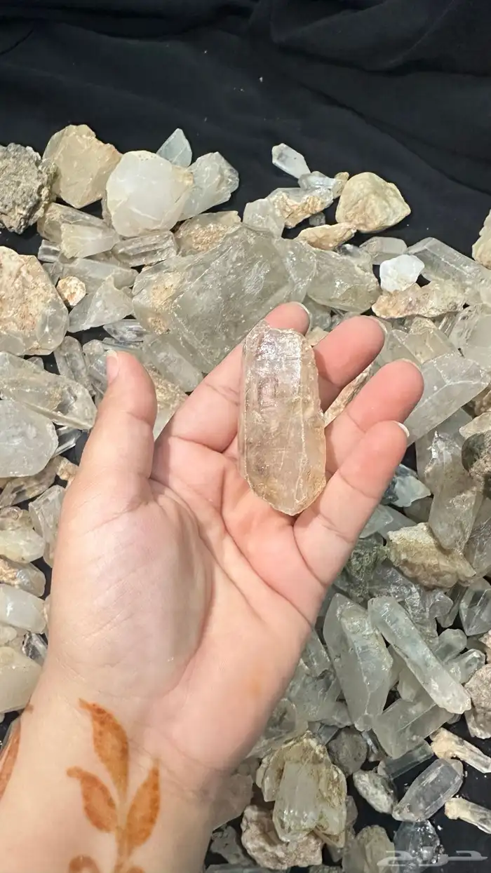 احجار مستخرجه من تحت الارض 24