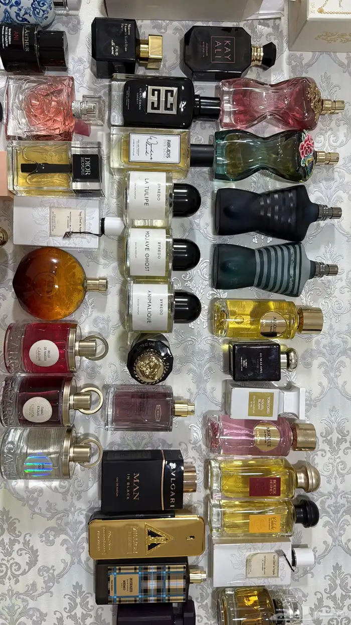 عطور اصليه ماركات بكراتين وبعضها بدون كراتين بربع القيمه 37