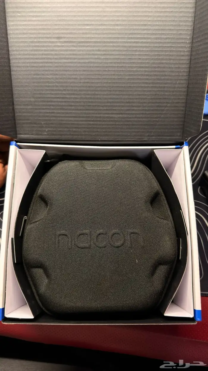 يد Nacon Revolution Pro 5 مستخدمة ونظيفة لل PS5 و PS4 1