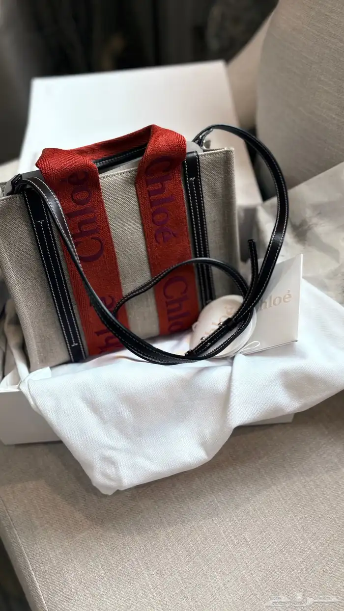 شنطه كلوي شبه جديده نظيفه جدا 0