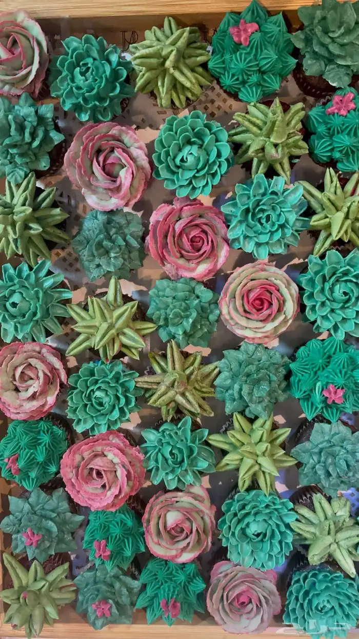 توزيعات ميني كب كيك على شكل ورد ( للاكل) 14