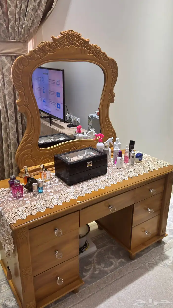 غرفة نوم كاملة للبيع بحالة ممتازة 0