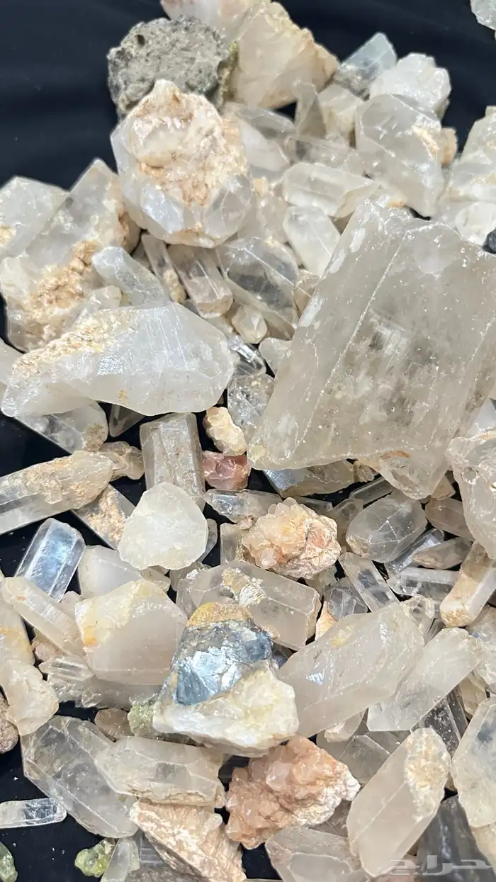 احجار مستخرجه من تحت الارض 6