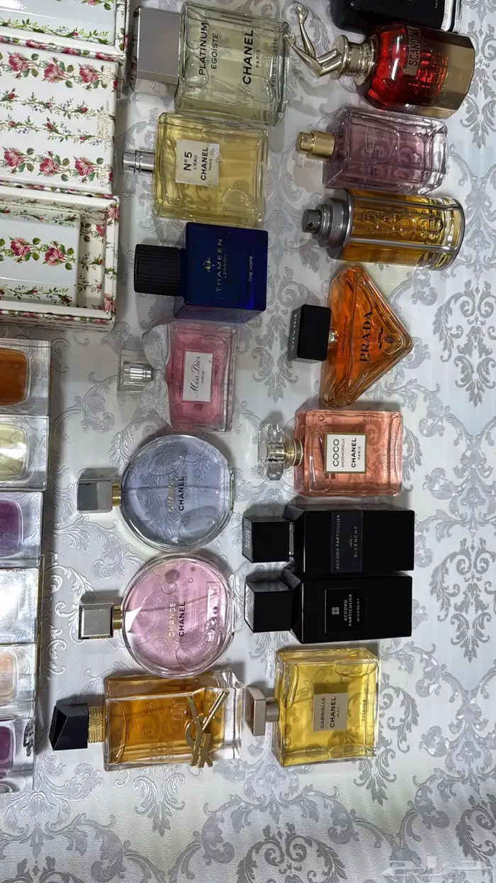 عطور اصليه ماركات بكراتين وبعضها بدون كراتين بربع القيمه 36