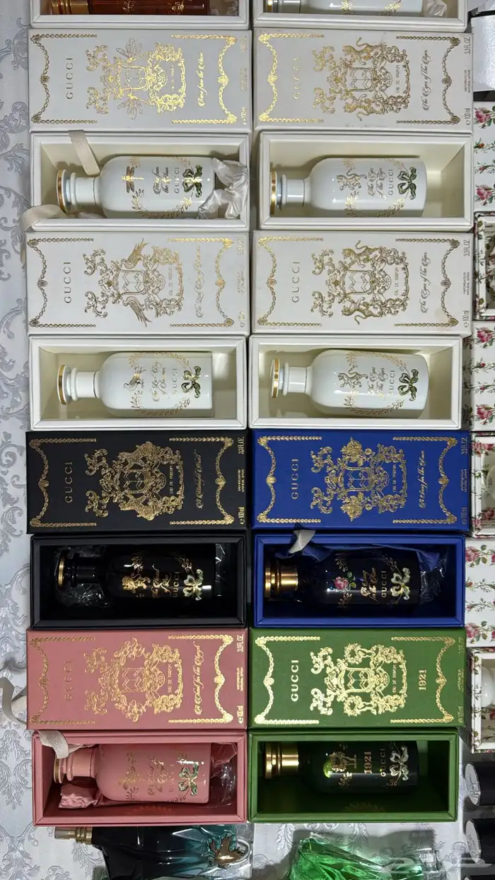 عطور اصليه ماركات بكراتين وبعضها بدون كراتين بربع القيمه 17