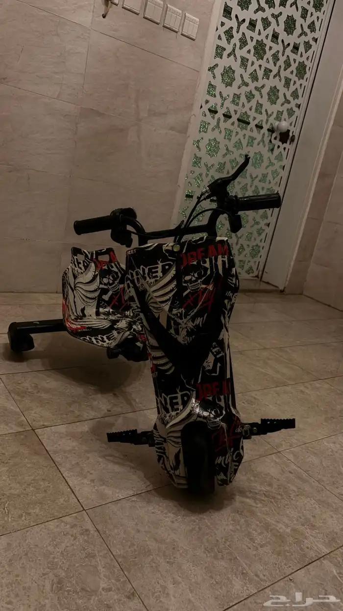 سكوتر كهربائي مع شاحنه وكفرت سليمه 0