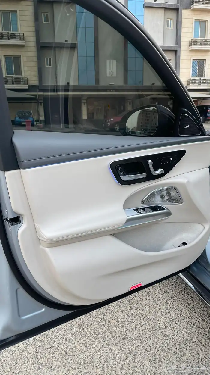 مرسيدس E300 شبه زيرو 18