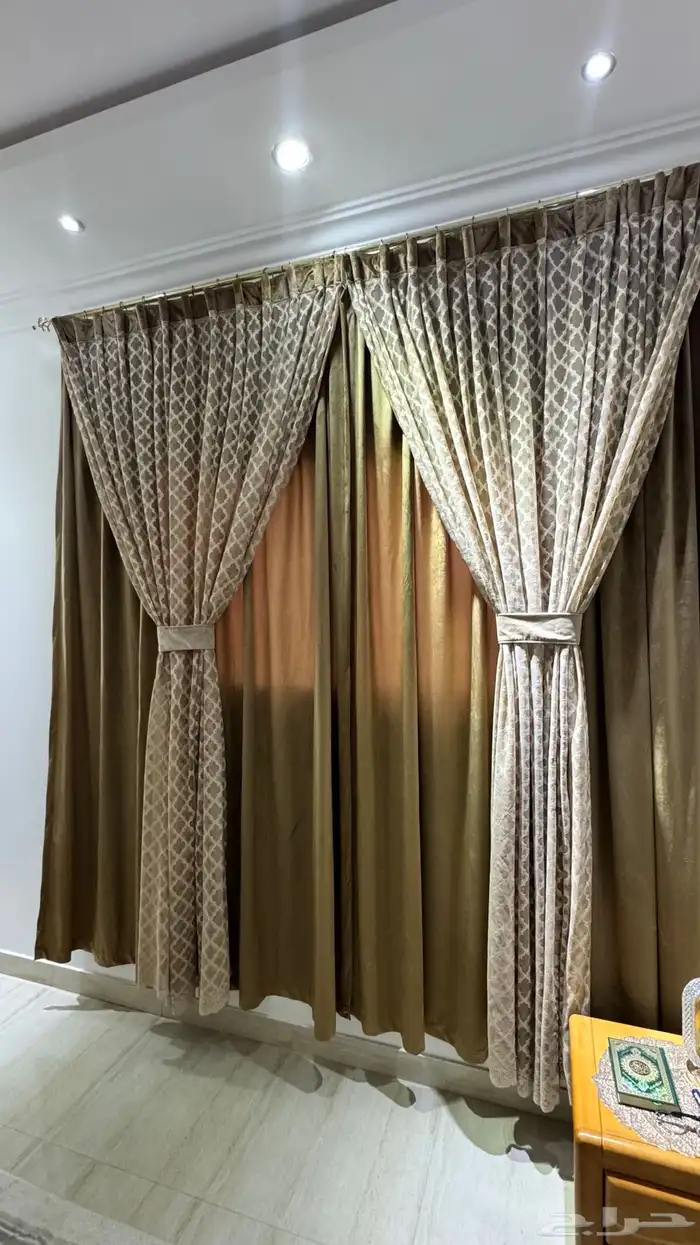 غرفة نوم كاملة للبيع بحالة ممتازة 3