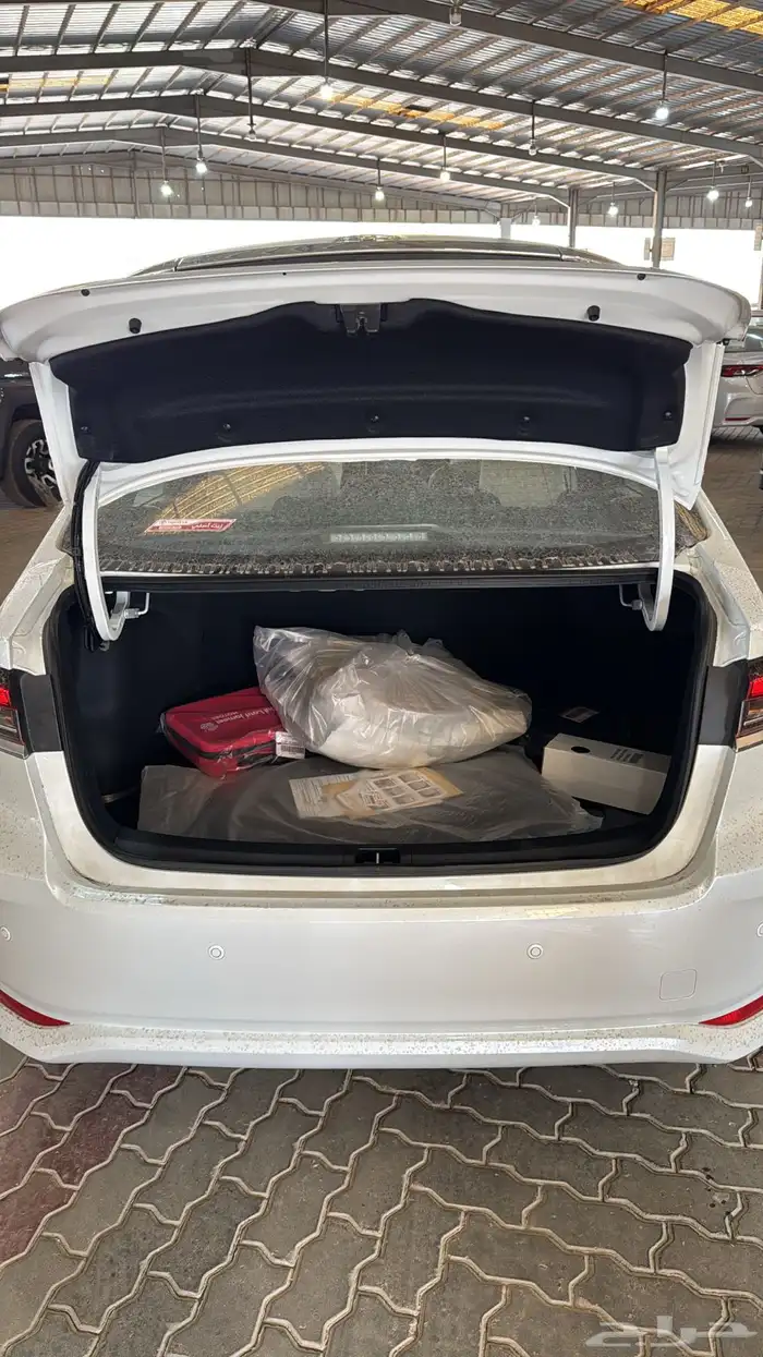 تويوتا كورلا فئة XLI ستاندر بنزين 2026 10