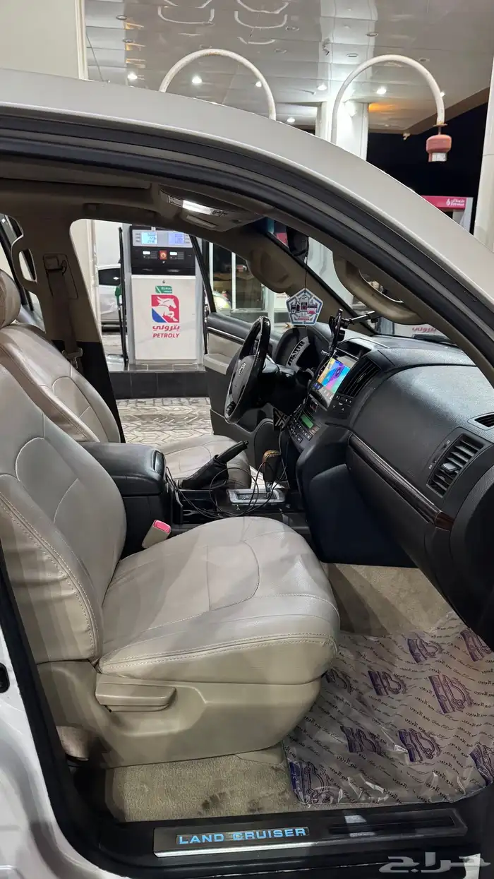 جيب لاند كرورزر 11