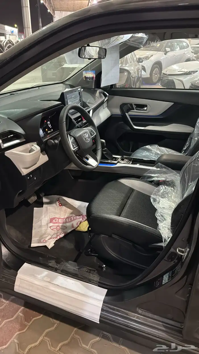 تويوتا فيلوز GLX بنزين 2025 7