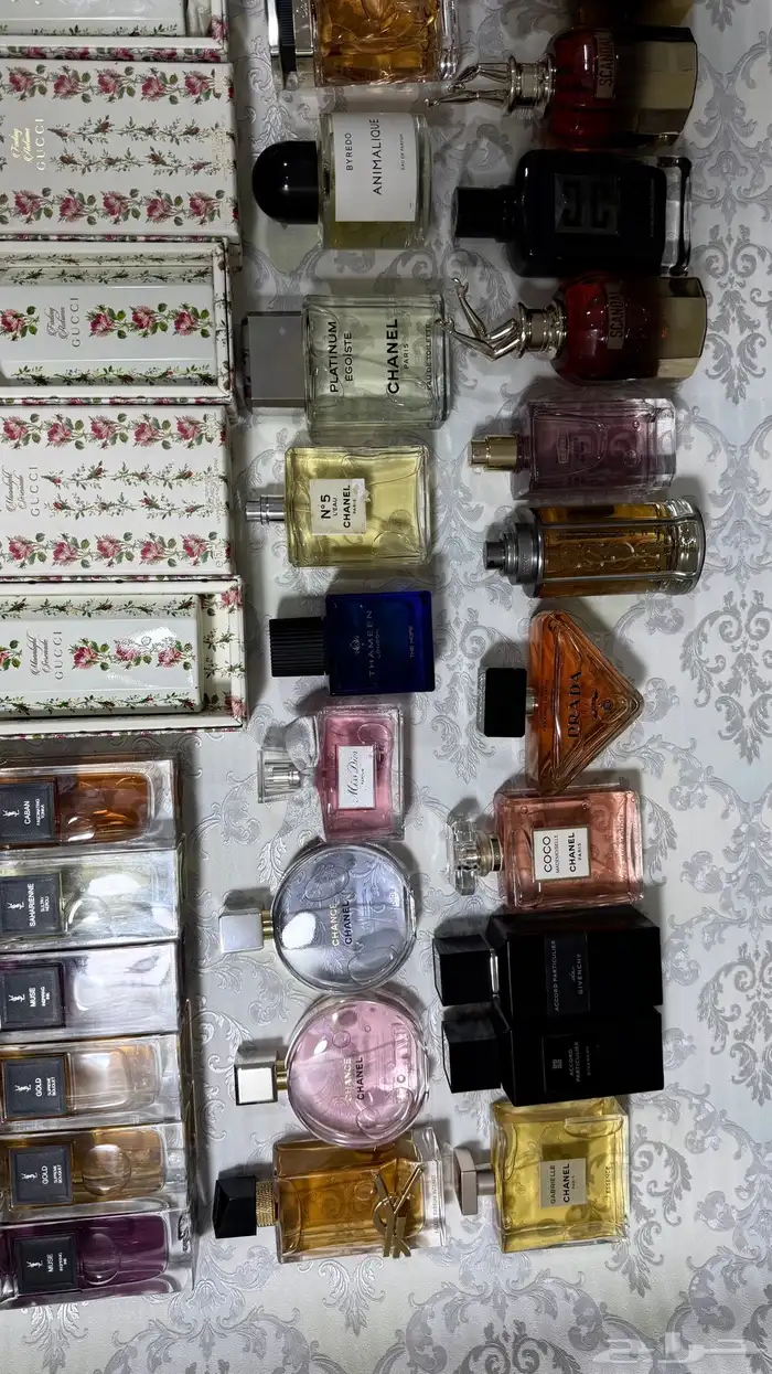 عطور اصليه ماركات بكراتين وبعضها بدون كراتين بربع القيمه 15