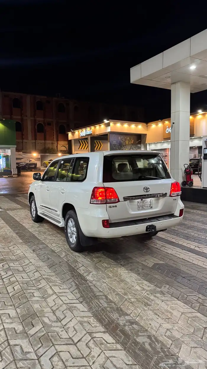 جيب لاند كرورزر 4