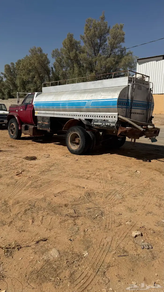 وايت جمس لوري 1