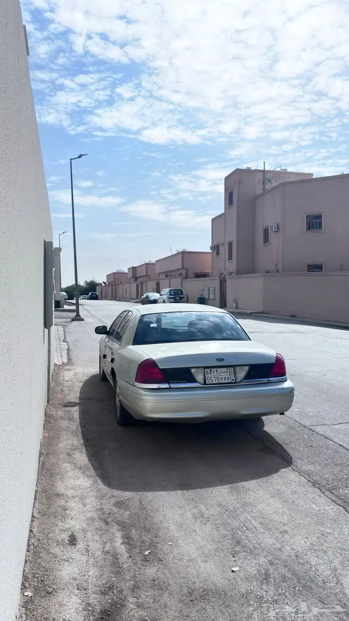 فورد فكتوريا 4