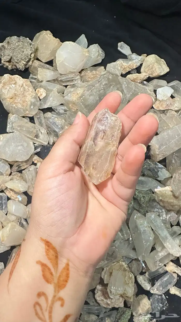 احجار مستخرجه من تحت الارض 23