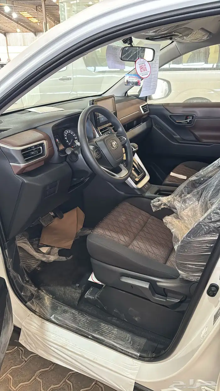 تويوتا انوفا فئة GL بنزين 2026 7