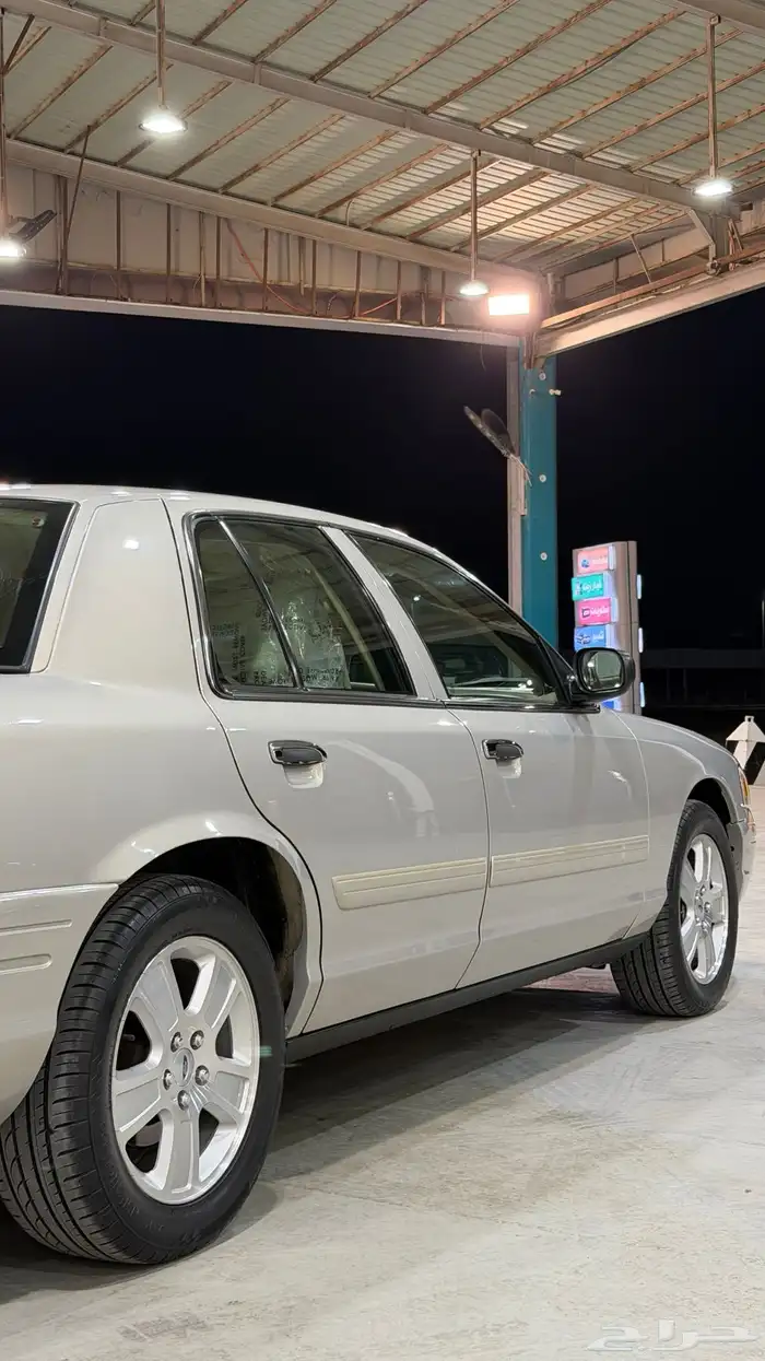 فورد  فكتوريا 2011 6