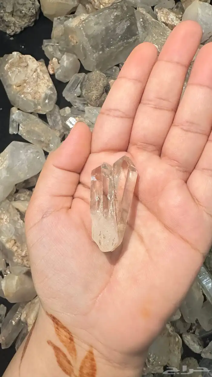 احجار مستخرجه من تحت الارض 31