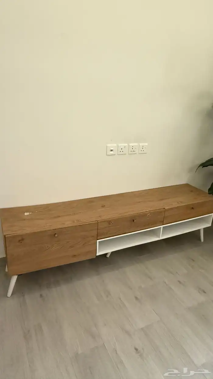 الجبيل الضاحيه ب70 ريال خشب ماليزي 180 متر 1