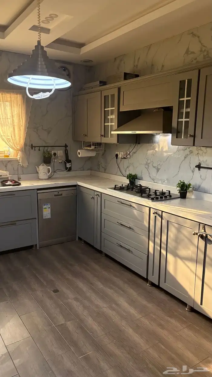 مطبخ 6متر   كراسي خشب مع طاوله 4