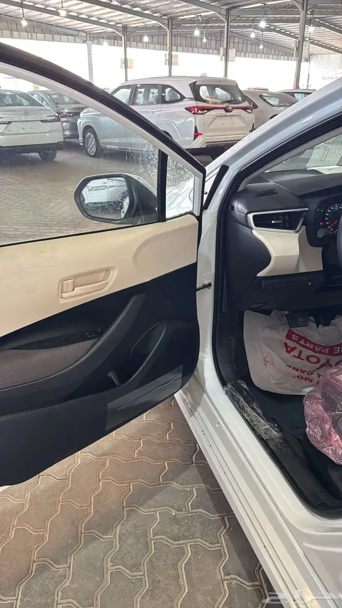 تويوتا كورلا فئة XLI ستاندر بنزين 2026 6