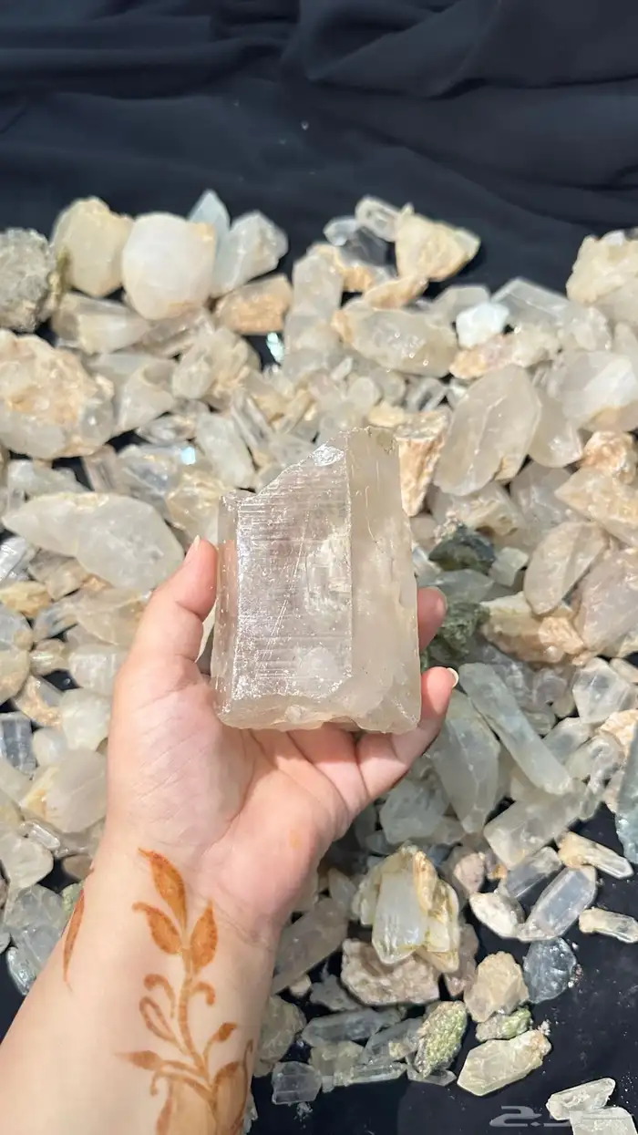 احجار مستخرجه من تحت الارض 18