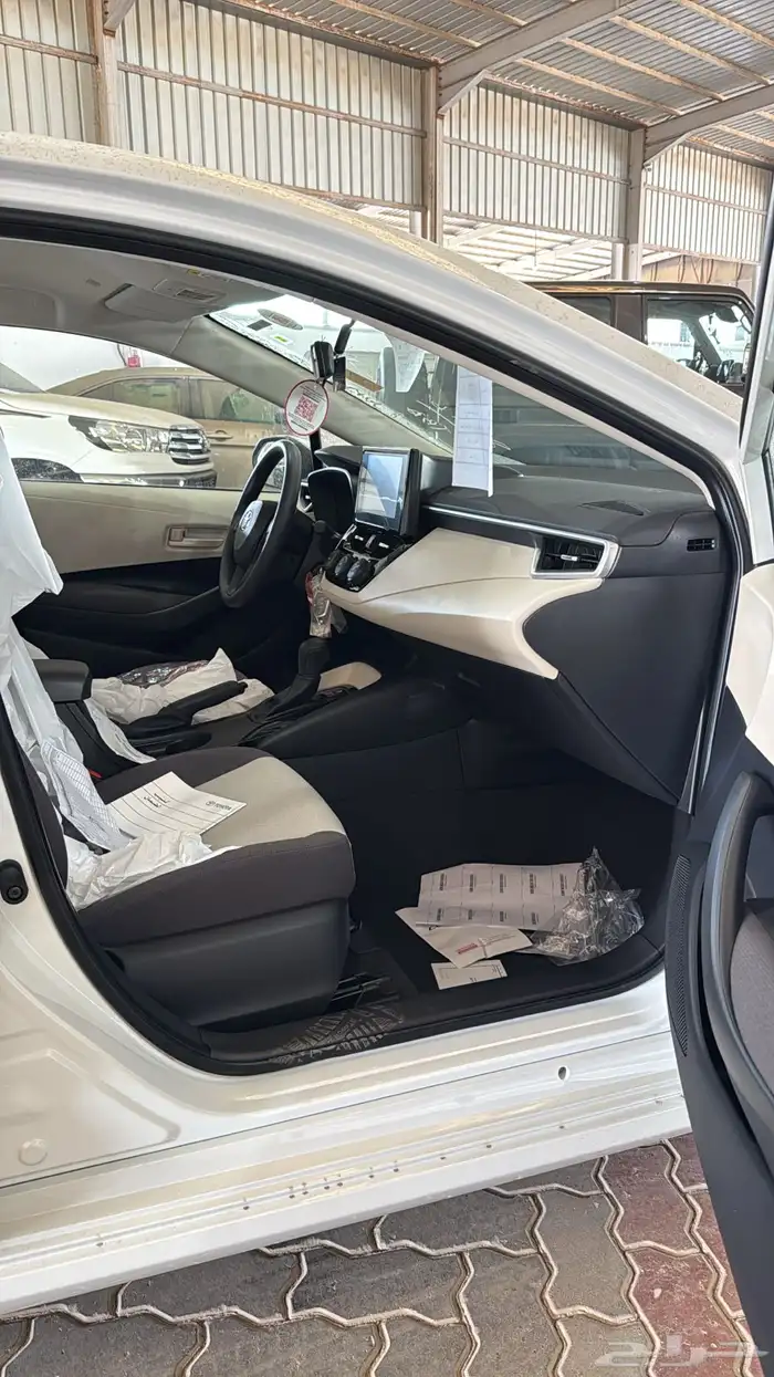 تويوتا كورلا فئة XLI ستاندر بنزين 2026 8