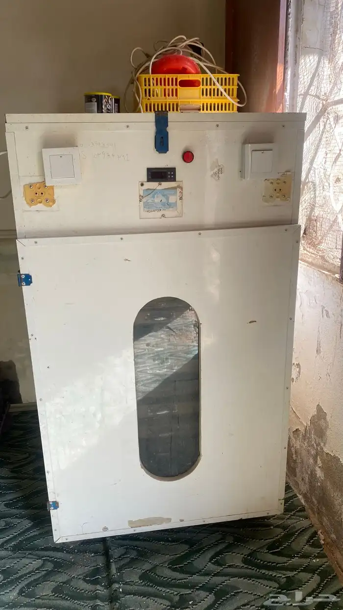 للبيع فقاسة عالية الجودة   سعة 3000 بيضة 0