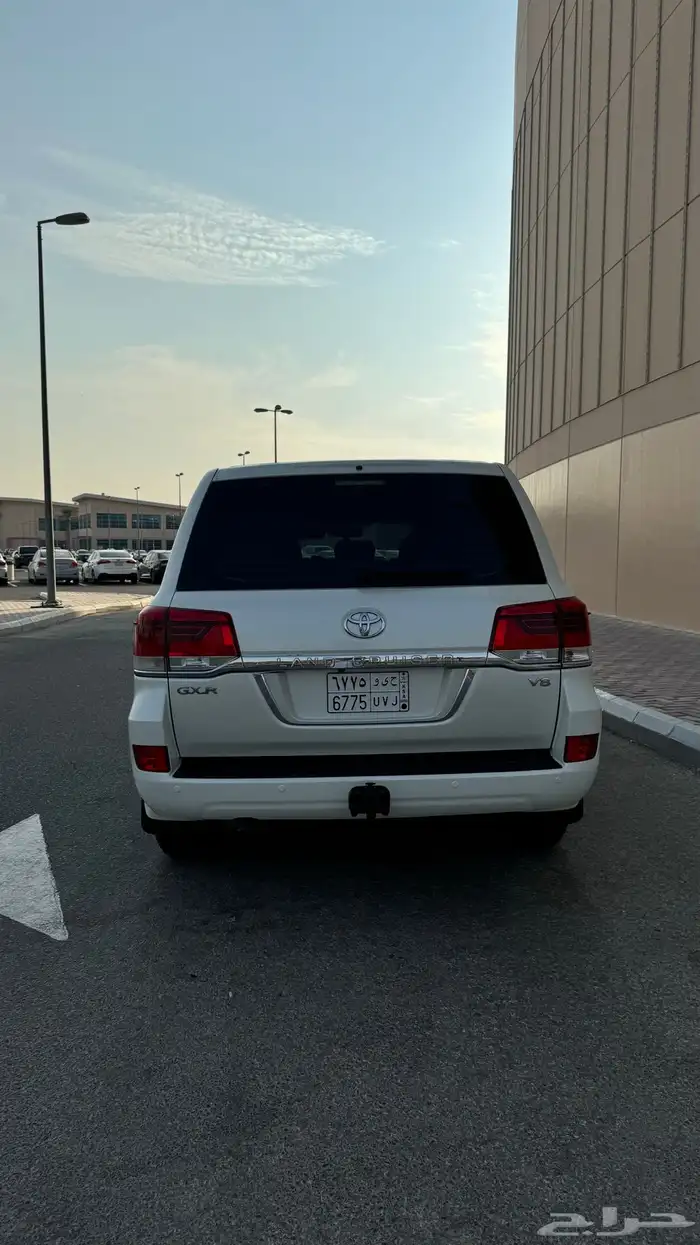 الاندكروزر2016 0