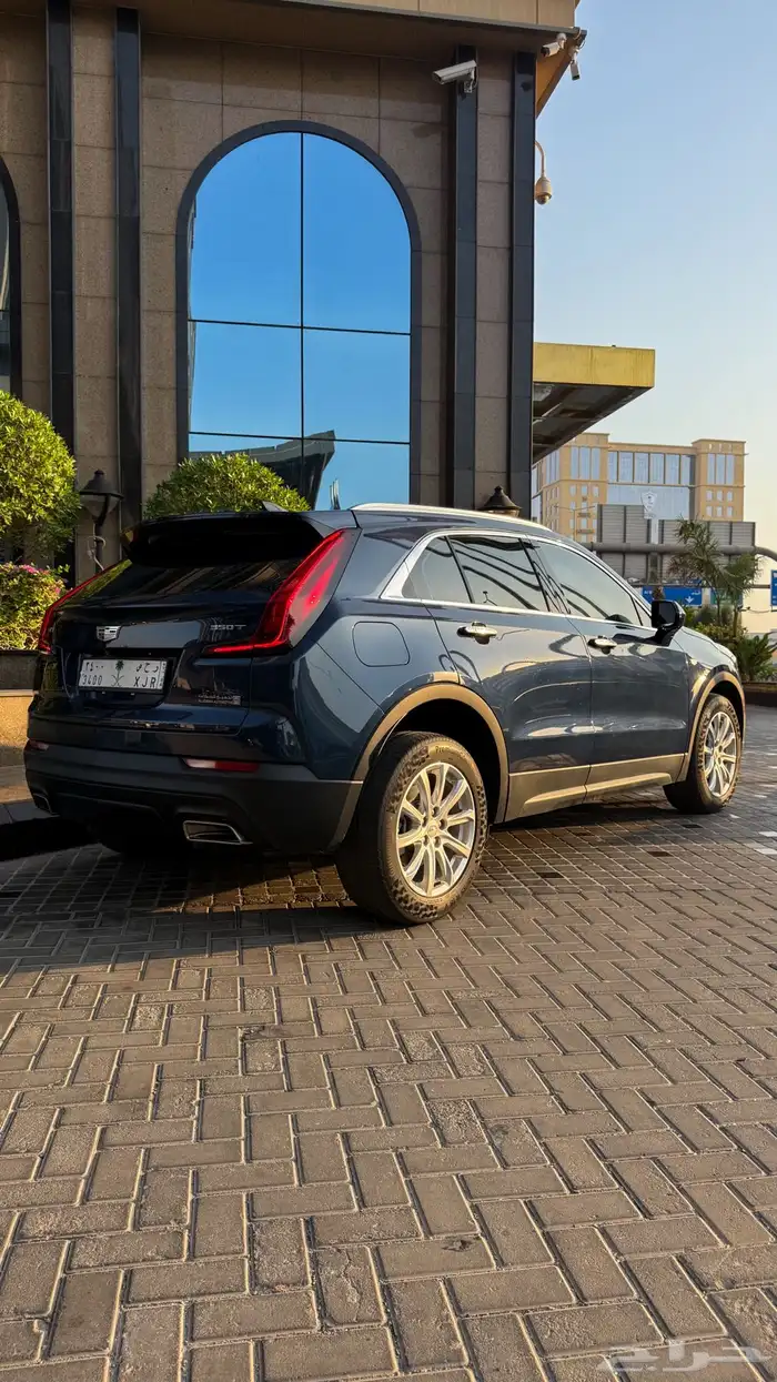كاديلاك xt4 2022 5
