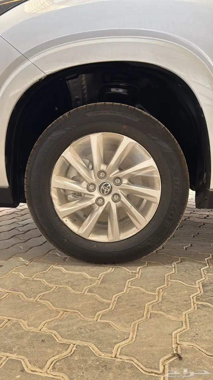 تويوتا انوفا فئة GL بنزين 2026 4