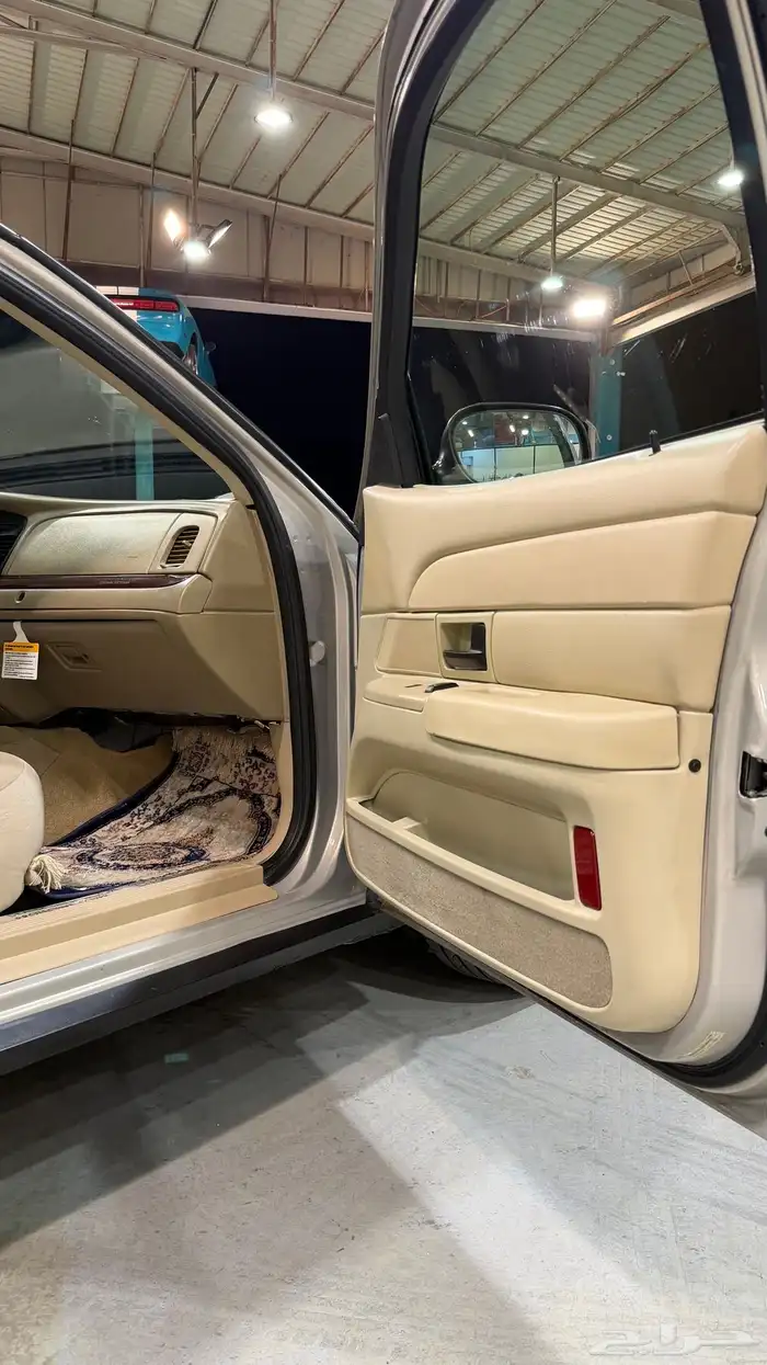 فورد  فكتوريا 2011 13