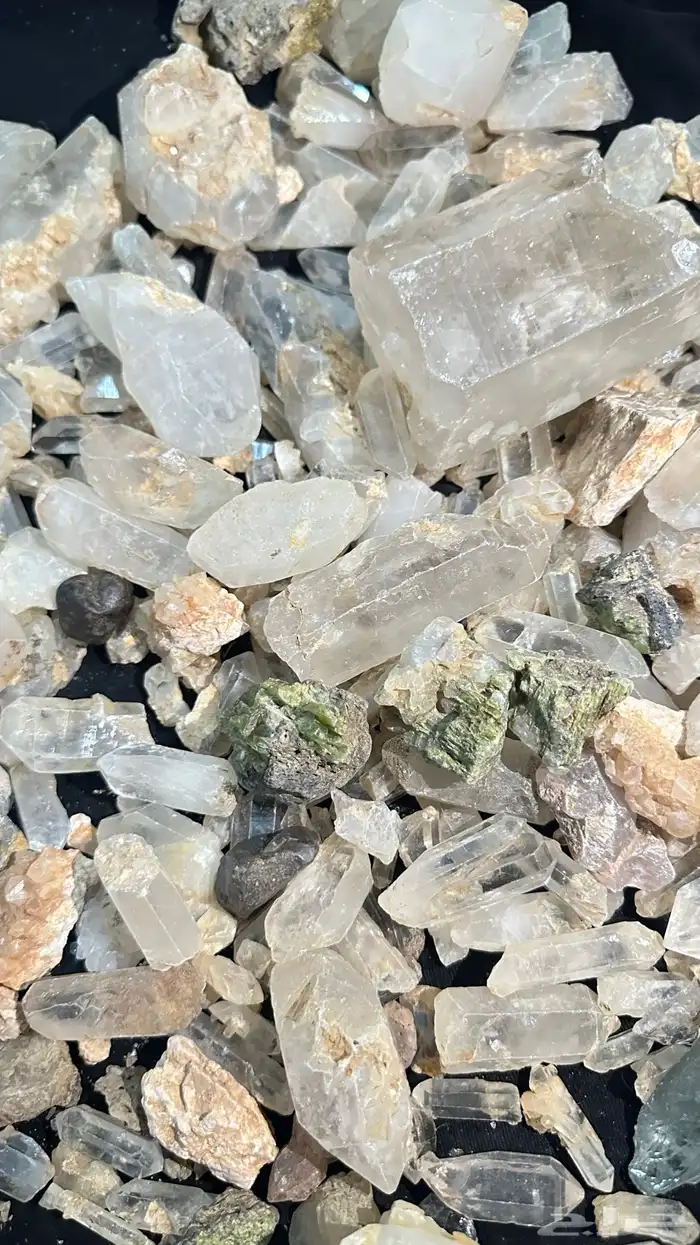 احجار مستخرجه من تحت الارض 11