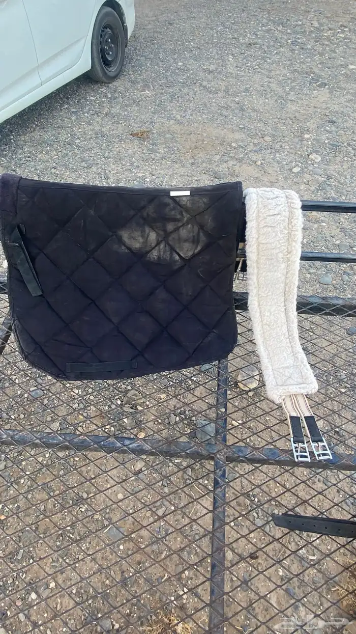 سرج استيوس نضيف جدا  على الشرط لايوجد اي قطع فيه 0