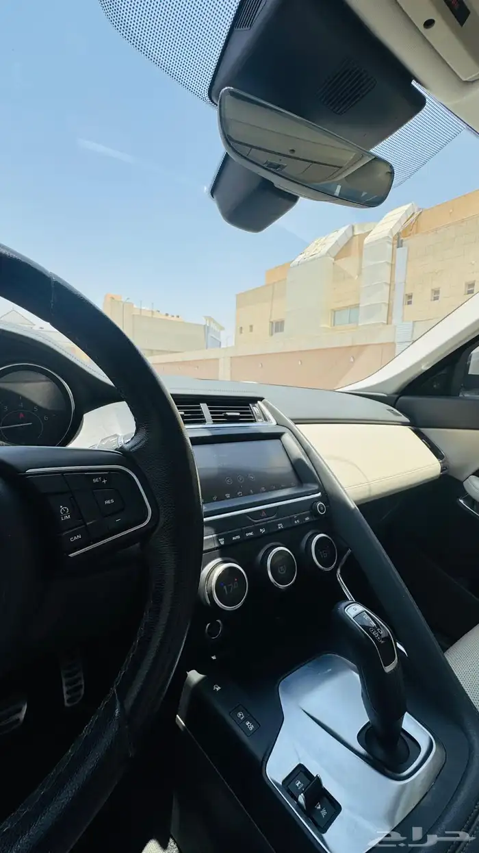 جاكور اي بيس في حالة ممتازة Jaguar e-pace in great con 8