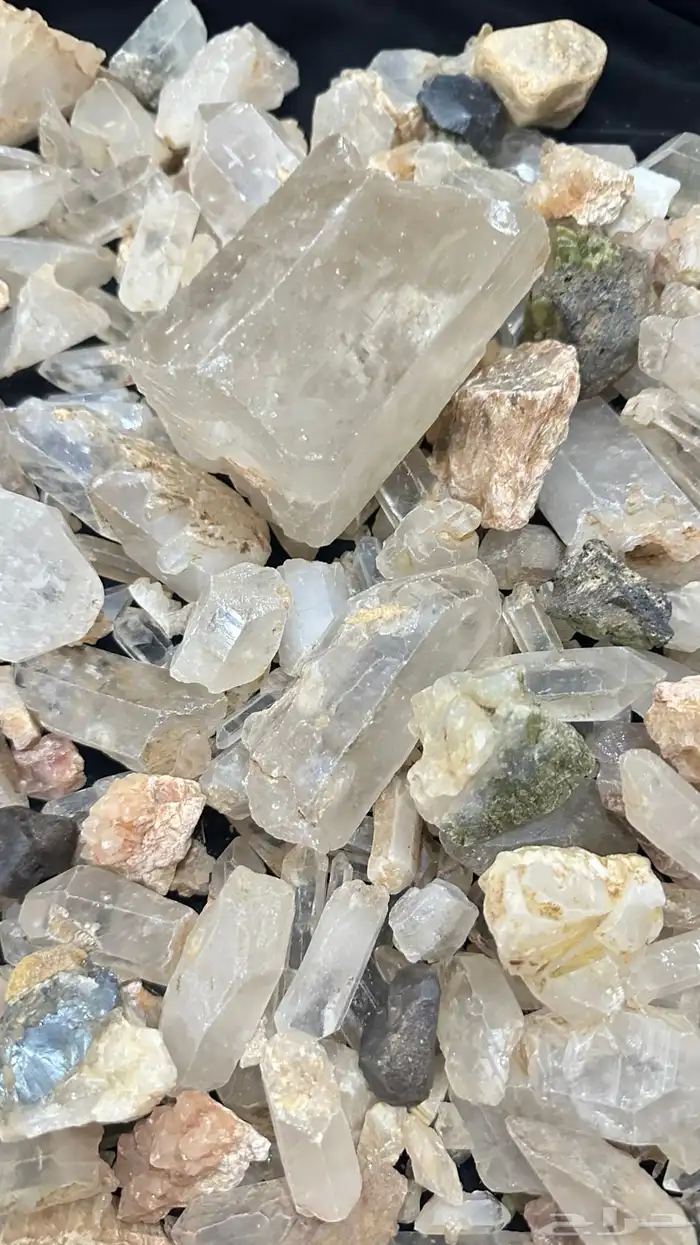 احجار مستخرجه من تحت الارض 7