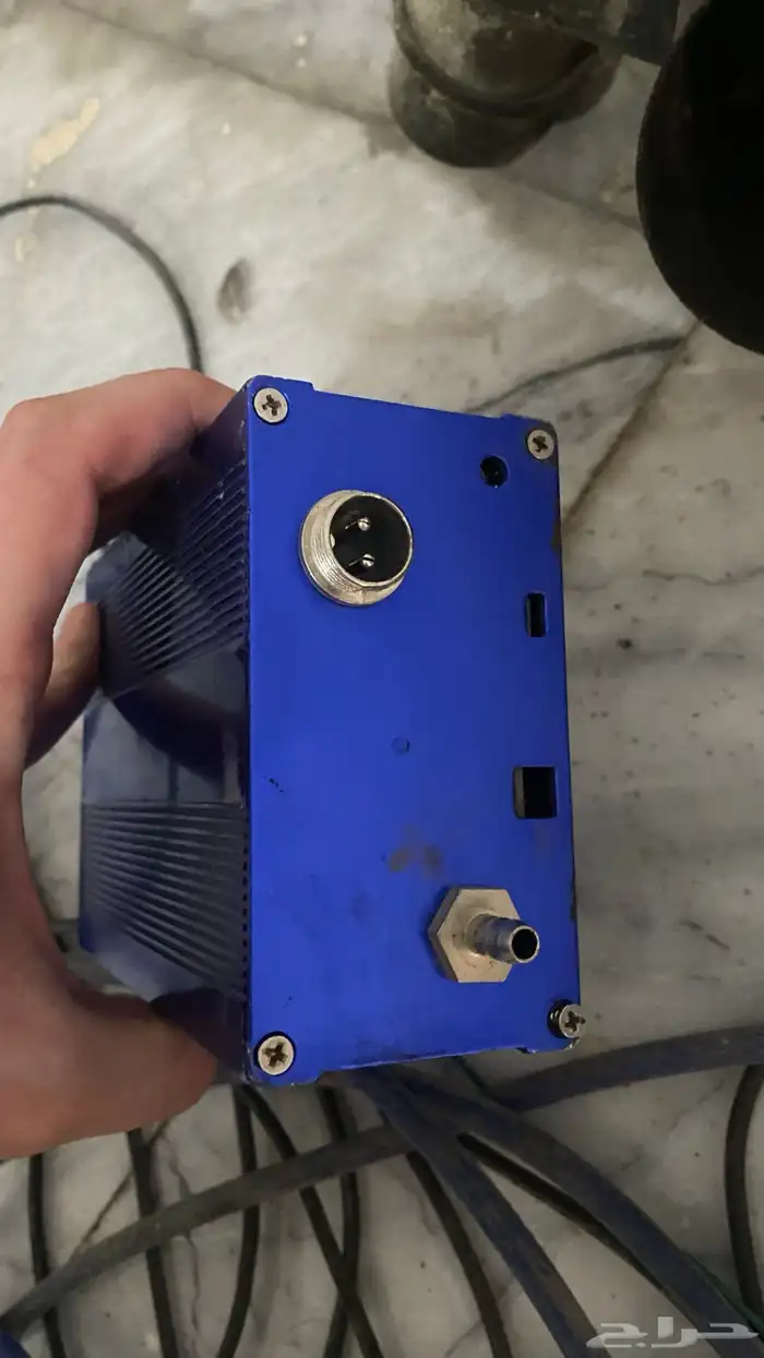 بوابات الكترونيه مع جهازها 2