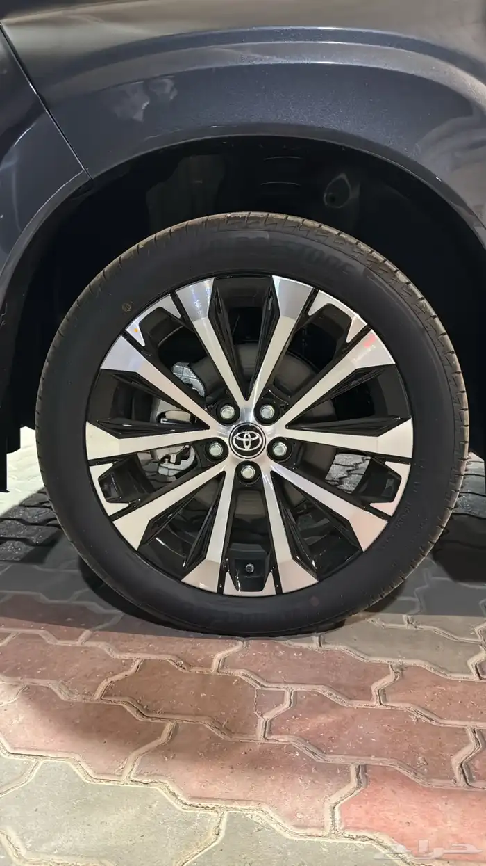 تويوتا فيلوز GLX بنزين 2025 4