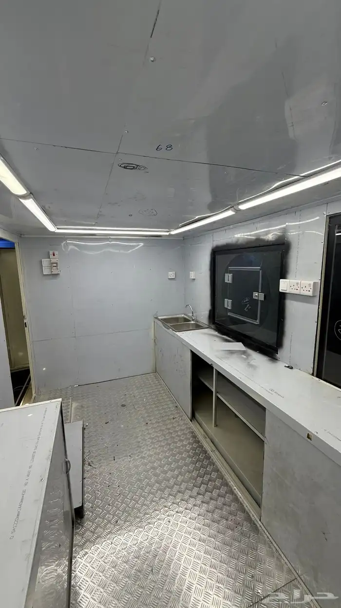 فودترك للبيع 5متر في 2.5 6