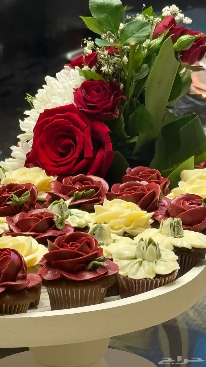 توزيعات ميني كب كيك على شكل ورد ( للاكل) 11