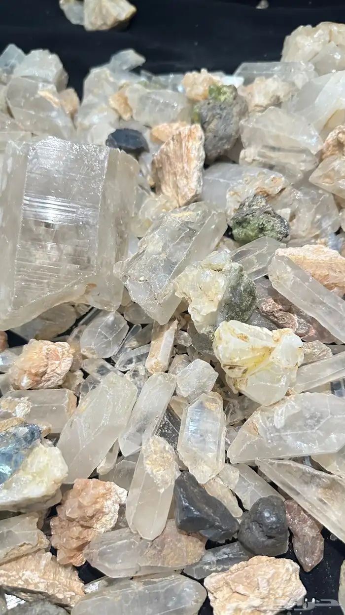 احجار مستخرجه من تحت الارض 4