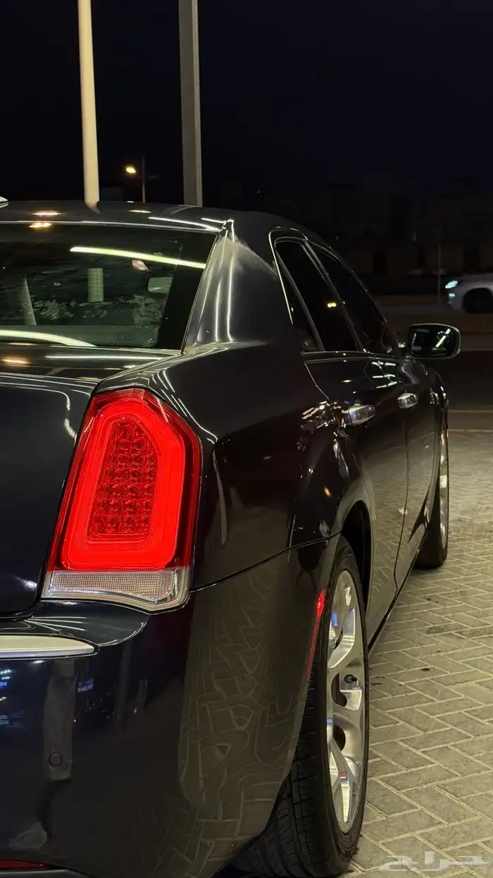 كرايسلر 2018 V8 10