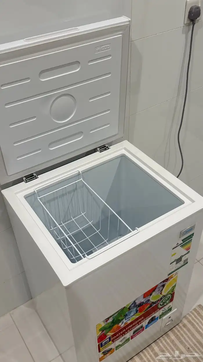 للبيع فريزر ارضي ماركة Crony 2