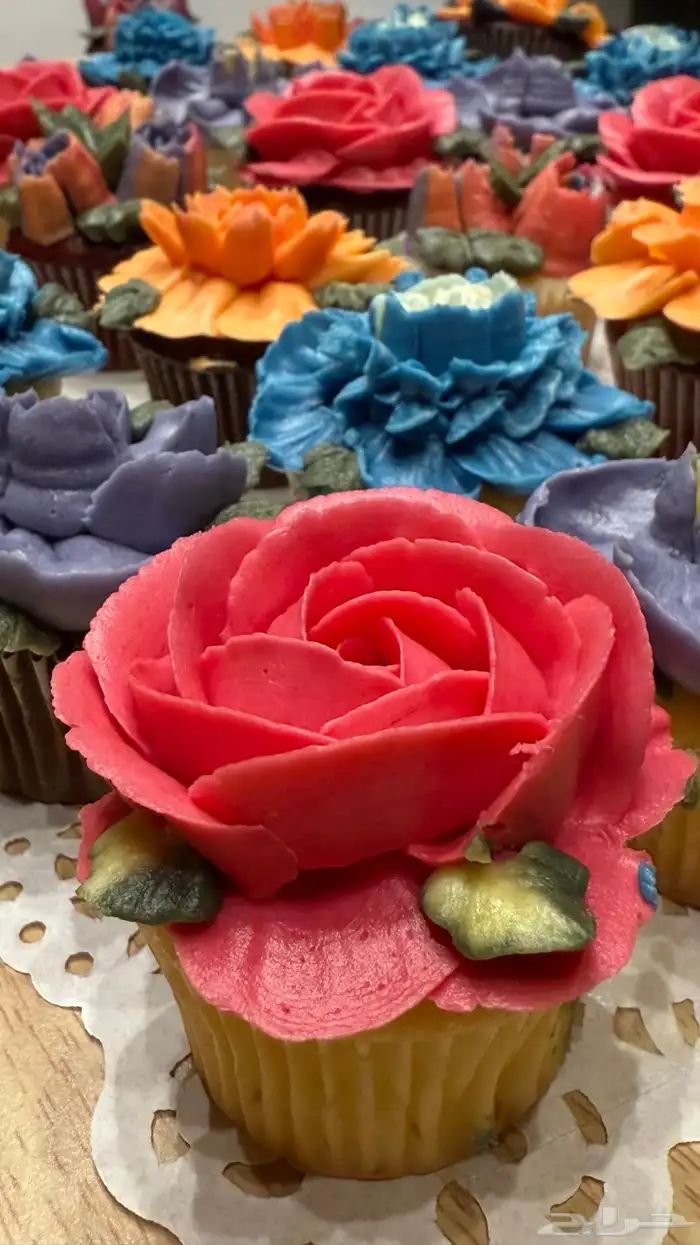 توزيعات ميني كب كيك على شكل ورد ( للاكل) 9