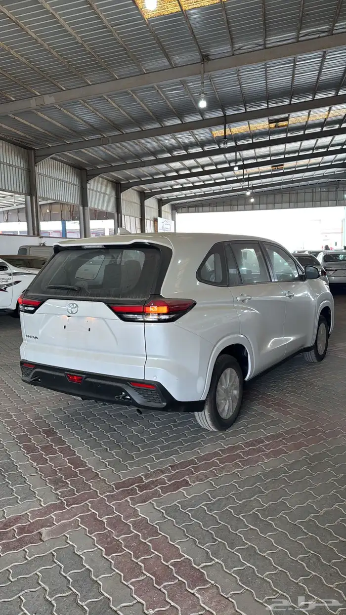 تويوتا انوفا فئة GL بنزين 2026 2