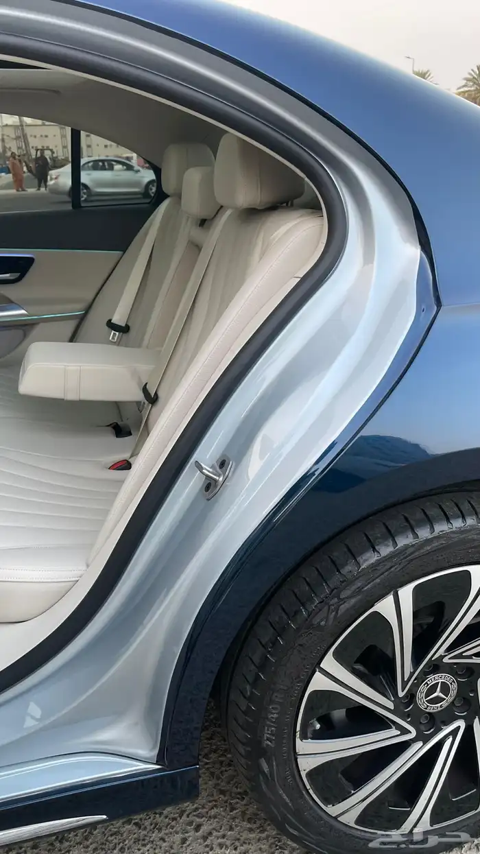 مرسيدس E300 شبه زيرو 35